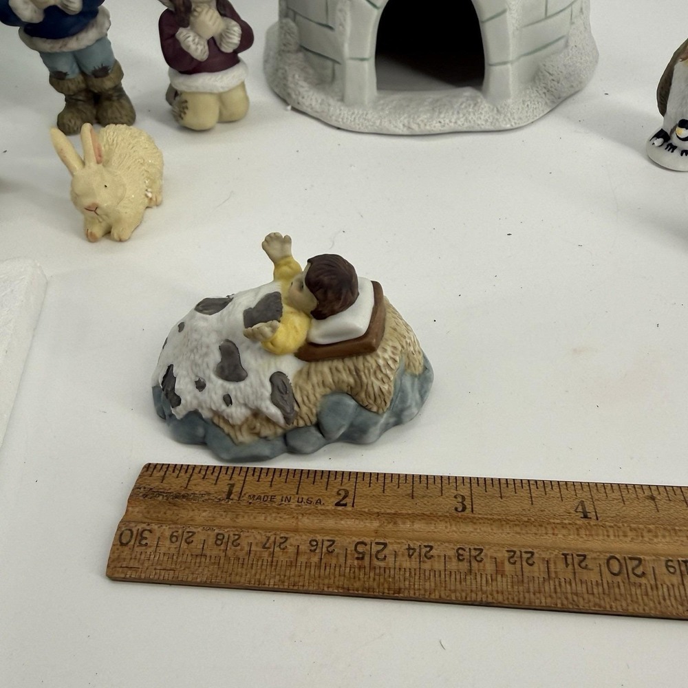 House Of Lloyd Christmas Around The World Arctic Nativity All In Tact Box - Picture 14 of 16